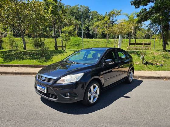 FORD FOCUS 1.6 GLX 8V FLEX 4P MANUAL FORD FOCUS 1.6 GLX 8V FLEX 4P MANUAL